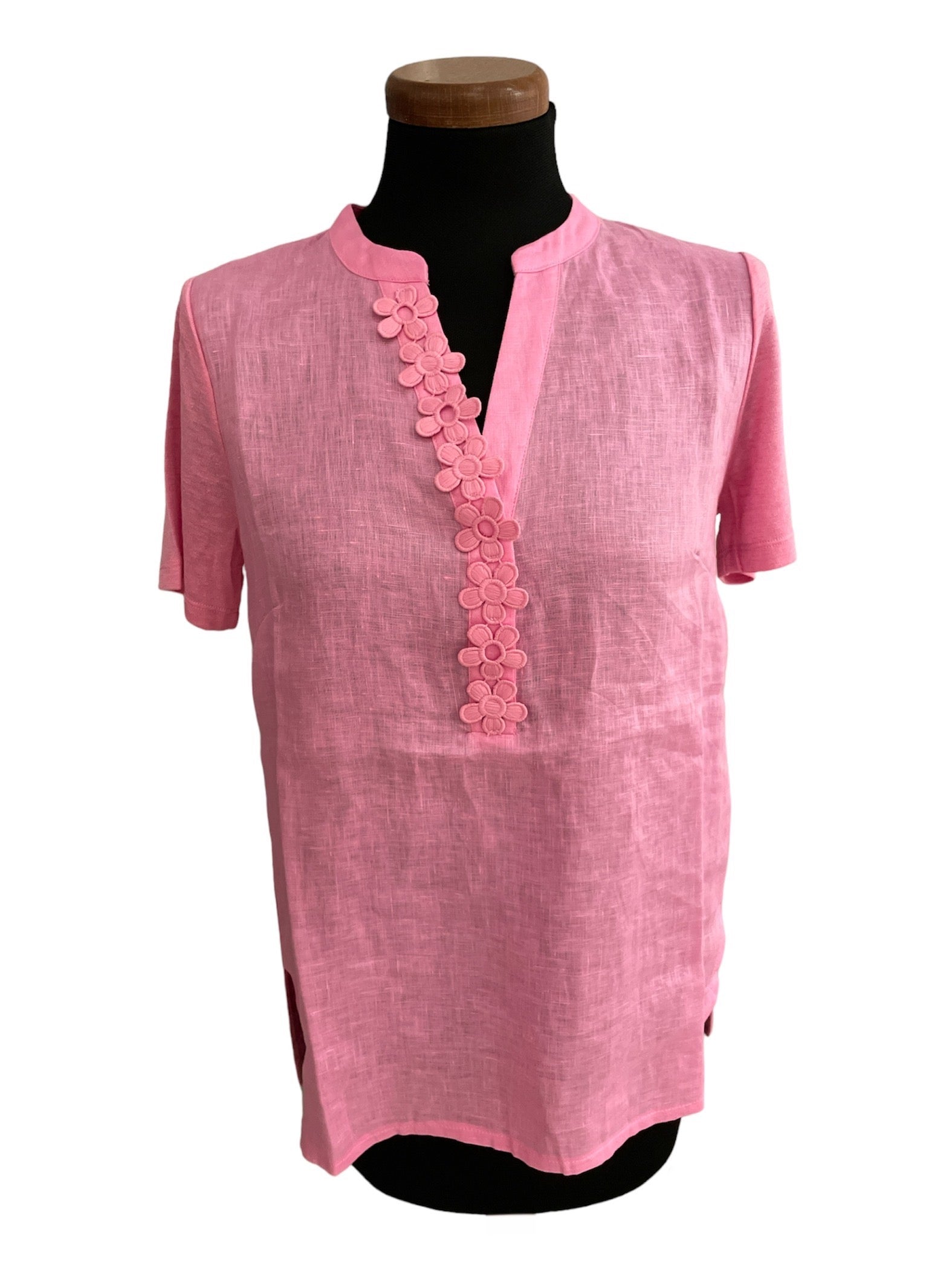 Flower Appliqué V-neck Collar T-Shirt